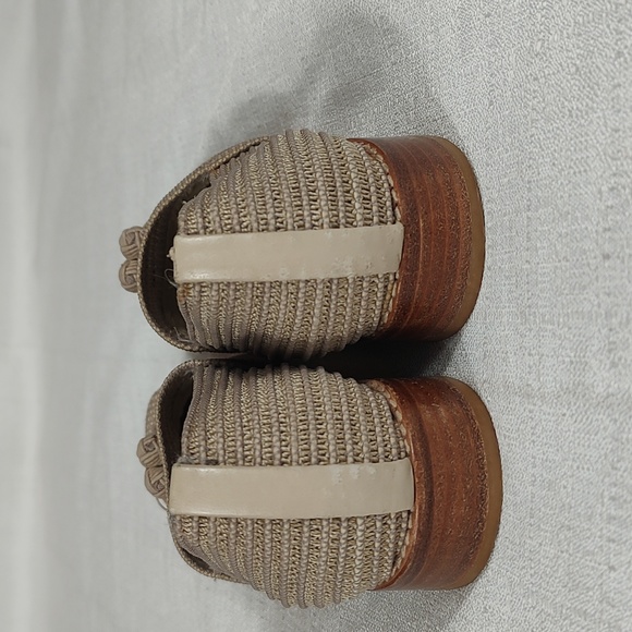 Stuart Weitzman Loafers Tassel Block Heel Beige Slip On Tan Womens Size 6M - Picture 3 of 9